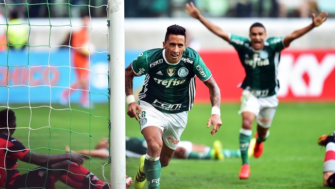 Palmeiras X Vitória comemoração Barrios (Foto: Marcos Ribolli)