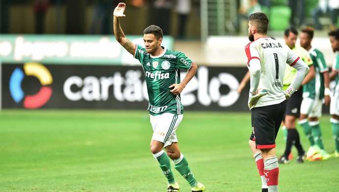 Palmeiras X Vitória comemoração Cleiton Xavier GRANDE (Foto: Marcos Ribolli)