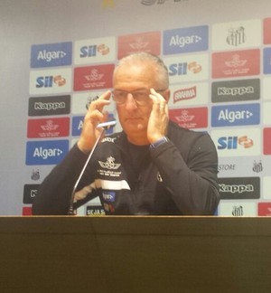 Dorival Junior em coletiva de imprensa (Foto: Bruno Giufrida)