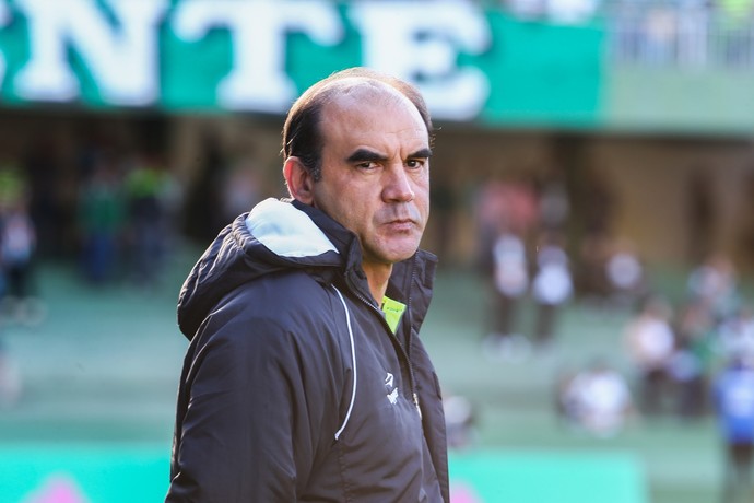 Ricardo Gomes técnico do Botafogo x Coritiba (Foto: GERALDO BUBNIAK/AGB/ESTADÃO CONTEÚDO)