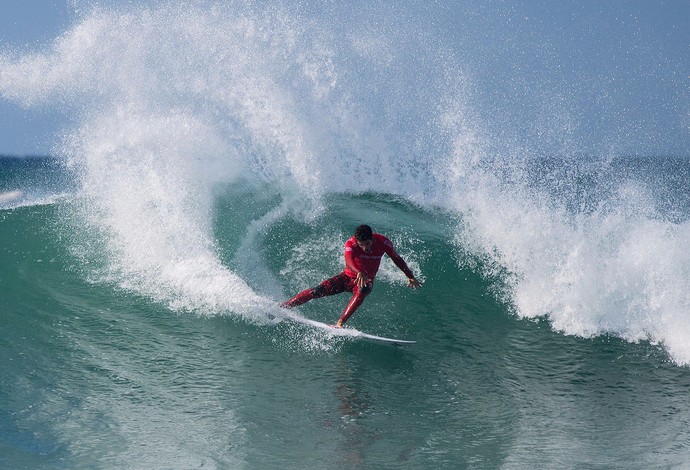 Filipe Toledo eliminou na reéscagem (quinta fase) Wiggolly Dantas em J-Bay (Foto: Reprodução/Twitter WSL)