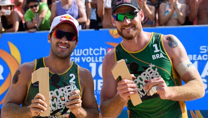 Alison e Bruno Schmidt campeões vôlei de praia Major de Porec (Foto: Divulgação/FIVB)