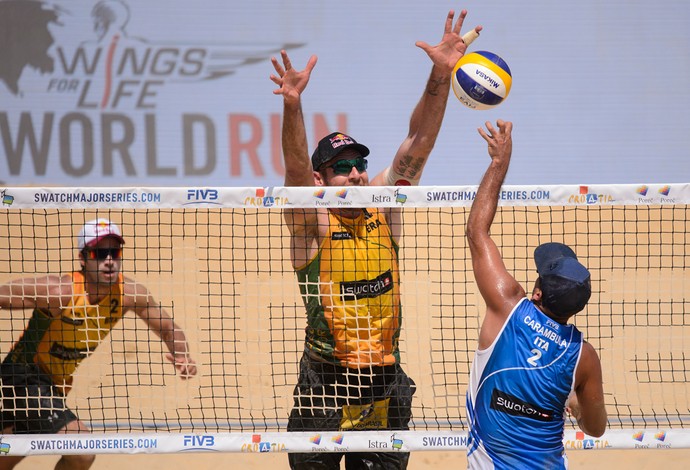 Bruno Schmidt e seu parceiro Alison vencem em Porec (Foto: GettyImages/Divulgação)