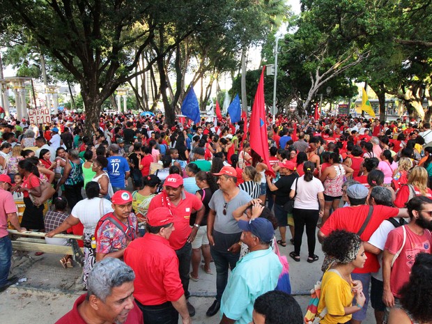 No Recife, manifestantes pedem saída do Governo Temer (Foto: Aldo Carneiro/Pernambuco Press)