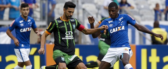 Leandro Guerreiro; Bruno Ramires; Cruzeiro; América-MG (Foto: Washington Alves/Light Press)