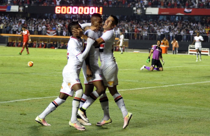 São Paulo x Toluca Thiago Mendes Centurion Kelvin (Foto: Marcos Ribolli)