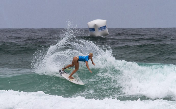 Tatiana Weston-Webb em ação nas quartas de final do Rio Pro (Foto: Rafael Moura)