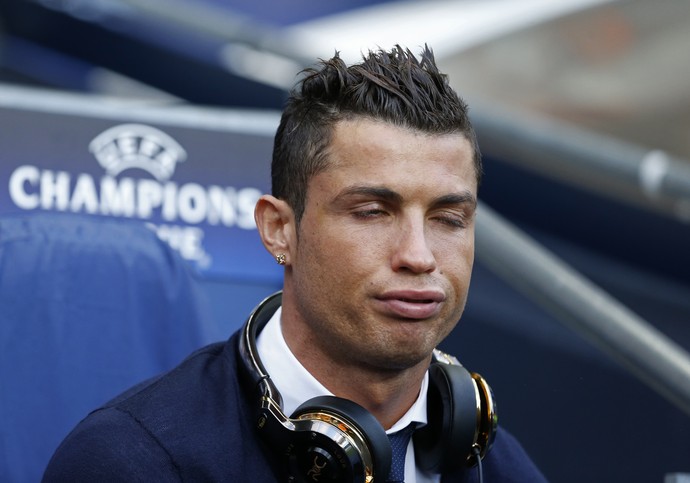 Cristiano Ronaldo antes da partida contra o City (Foto: Carl Recine/Reuters)