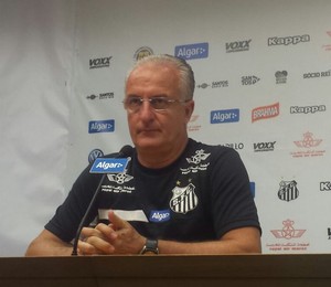 Dorival Júnior em entrevista coletiva  (Foto: Bruno Giufrida)