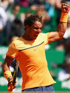 Nadal comemora ponto diante de Wawrinka (Foto: Michael Steele/Getty Images)