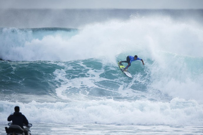 Italo Ferreira em ação nas quartas de final da etapa de Margaret River (Foto: Divulgação)