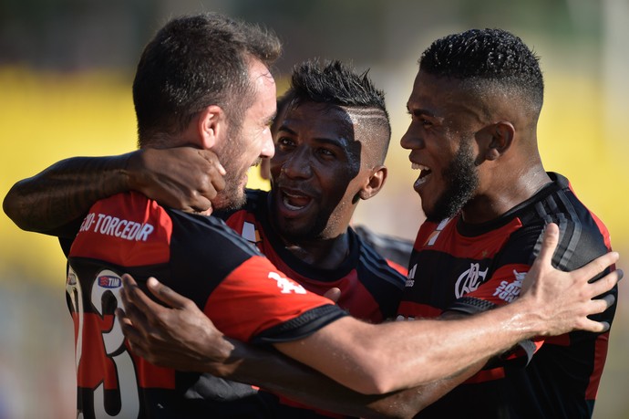 Mancuello, do Flamengo, comemora após marcar gol em partida contra o Boavista, válida pela Taça Guanabara, no Estádio Raulino de Oliveira, em Volta Redonda, neste sábado. (Foto: PEDRO MARTINS/AGIF/ESTADÃO CONTEÚDO)