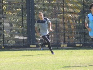 Octávio treino Botafogo (Foto: Marcelo Baltar)