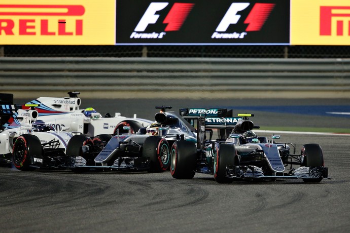 Acidente Hamilton X Bottas GP do Bahrein 2016 Fórmula 1 (Foto: Getty Images)