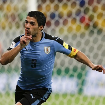 Suárez Brasil x Uruguai (Foto: AP)