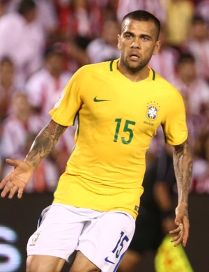 Daniel Alves gol Paraguai x Brasil (Foto: Lucas Figueiredo / MoWA Press)