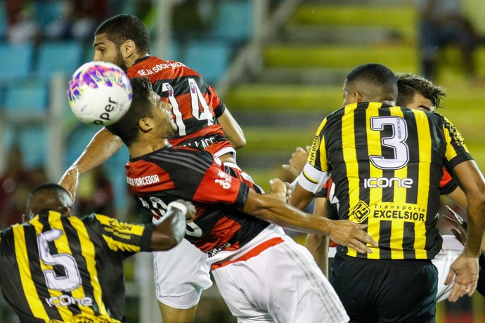 Volta Redonda x Flamengo (Foto: Ag Estado)