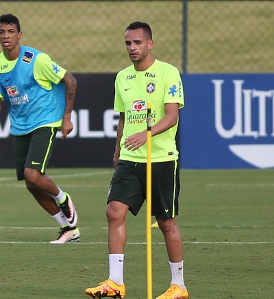 Willian Filipe Luis Renato Augusto treino seleção granja comary (Foto:  Lucas Figueiredo / MoWA Press)