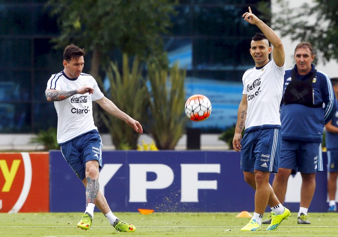 Messi Agüero treino Argentina (Foto: Reuters)