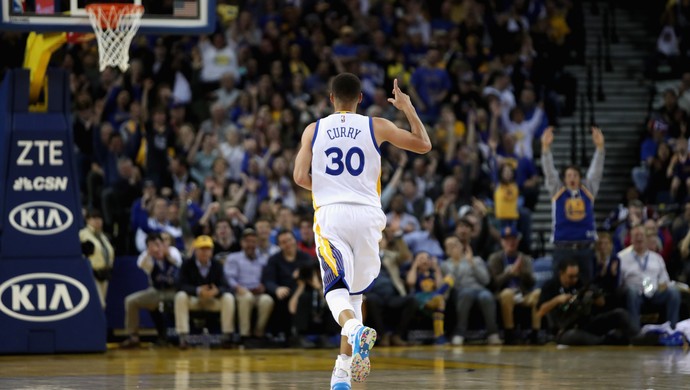 Stephen Curry Warriors x Pelicans NBA (Foto: Getty)