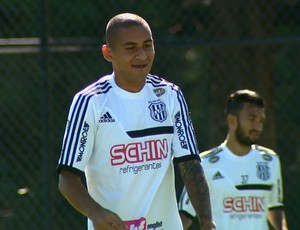 Wellington Paulista, atacante Ponte Preta (Foto: Carlos Velardi/ EPTV)