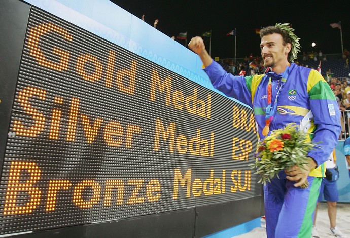 Emanuel na conquista do ouro em Atenas 2004 (Foto: Robert Laberge / Getty Images)