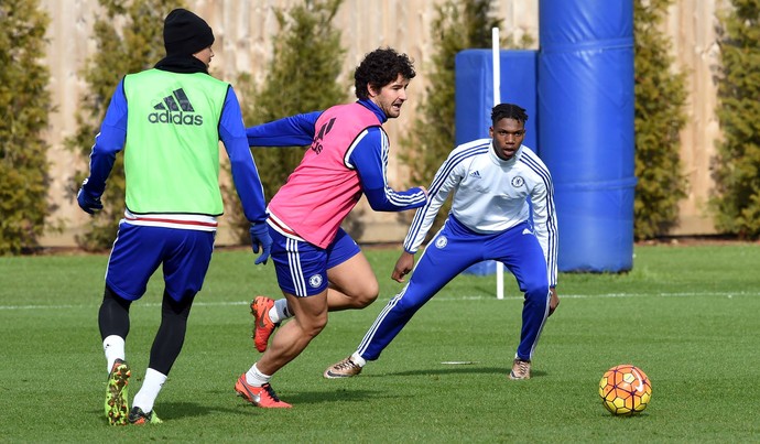 Alexandre Pato treino Chelsea (Foto: Reprodução / Facebook)