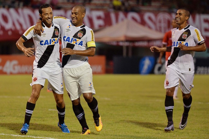  jogador Nene do Vasco comemora gol durante a partida entre América RJ e Vasco RJ valida pelo Campeonato Carioca 2016, no Estádio Giulite Coutinho em Mesquita (Foto: MARCELLO DIAS/FUTURA PRESS/ESTADÃO CONTEÚDO)