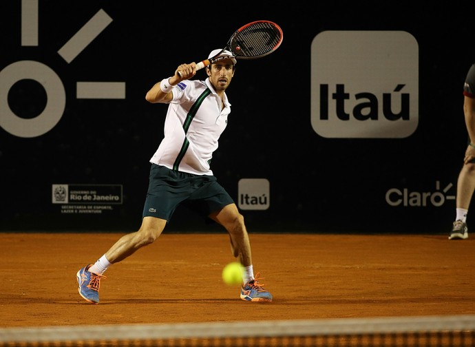 Pablo Cuevas em partida contra Rafael Nadal no Rio Open 2016 (Foto: Fotojump)