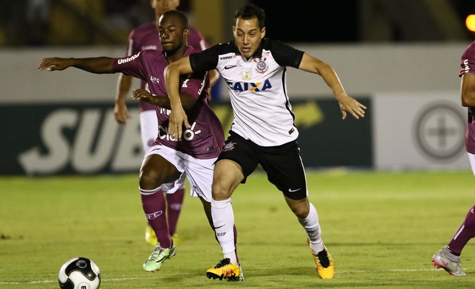 Ferroviária x Corinthians (Foto: Celio Messias / Agência Estado)