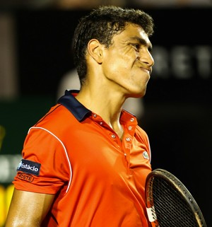 Thiago Monteiro na partida contra Pablo Cuevas Aberto do Rio (Foto: Fotojump)