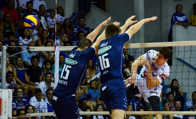 Vôlei Taubaté x Cruzeiro Sul-Americano 2016 (Foto: Danilo Sardinha/GloboEsporte.com)