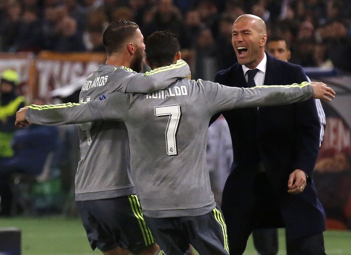 Ramos comemora gol de Cristiano Ronaldo (Foto: REUTERS/Alessandro Bianchi)