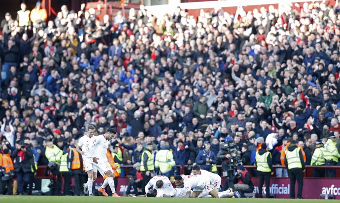 Comemoração Liverpool x Aston Villa (Foto: Reuters)