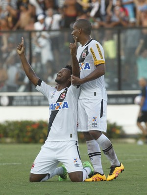 comemoração rafael vaz - vasco (Foto: andré durão)