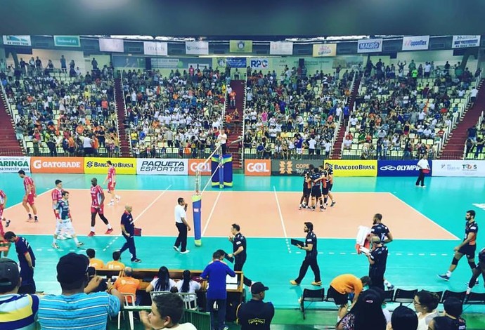 Maringá vence o Voleisul no ginásio Chico Neto, por 3 sets a 1 (Foto: Divulgação/Maringá Vôlei)