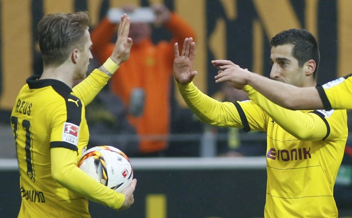 Marco Reus e Henrikh Mkhitaryan - Borussia Dortmund x Hanover 96 (Foto: Reuters)