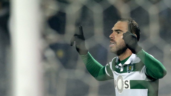 Bruno César comemora o primeiro gol do Sporting (Foto: REUTERS)