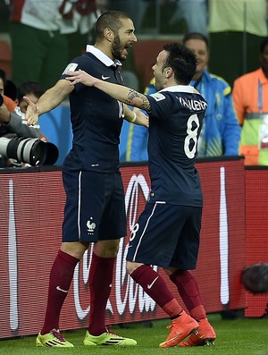 Benzema Valbuena França (Foto: AFP)