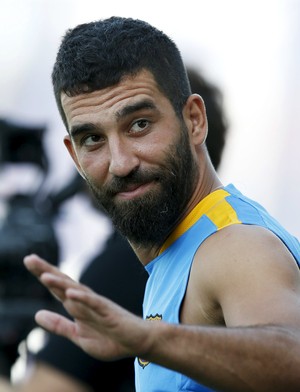 Arda Turan Barcelona treino (Foto: Reuters)