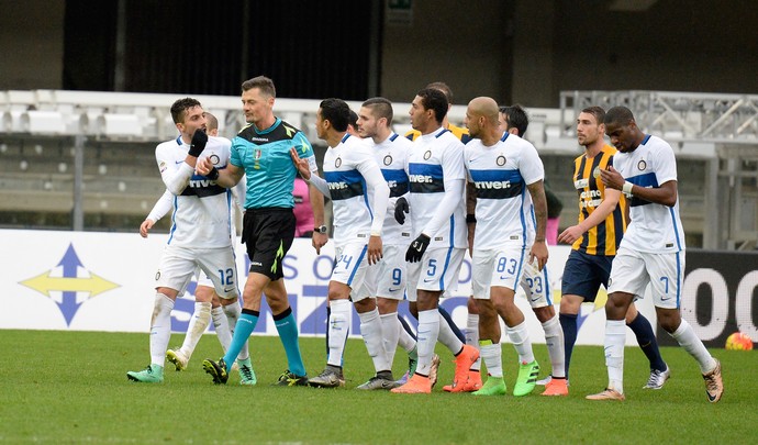 Reclamação Inter de Milão x Hellas Verona (Foto: Getty Images)