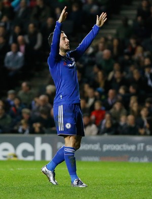 Hazard comemora gol do Chelsea (Foto: AP Photo/Kirsty Wigglesworth)