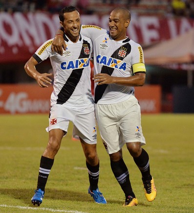  jogador Nene do Vasco comemora gol durante a partida entre América RJ e Vasco RJ valida pelo Campeonato Carioca 2016, no Estádio Giulite Coutinho em Mesquita (Foto: MARCELLO DIAS/FUTURA PRESS/ESTADÃO CONTEÚDO)