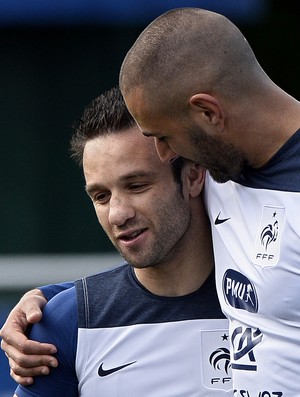 Benzema Valbuena França (Foto: AFP)