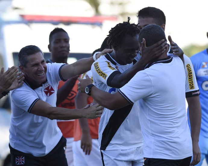 Andrezinho comemoração Vasco x Madureira (Foto: André Durão)