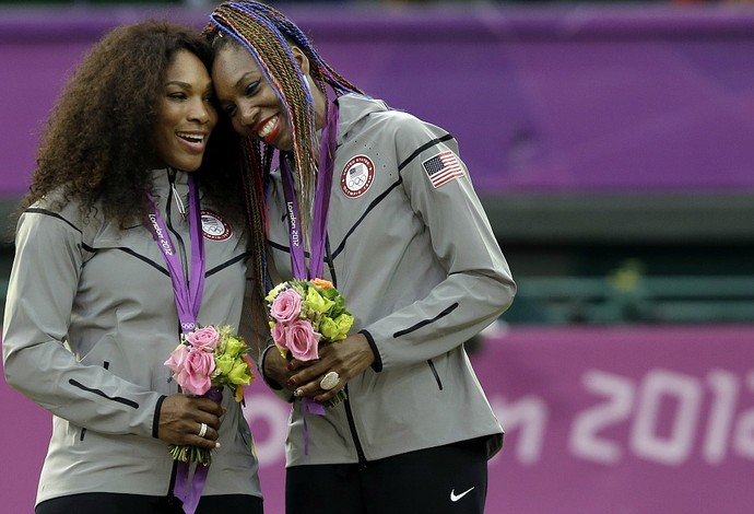 Venus Serena Williams tênis final dupla Olimpíadas 2012 (Foto: AP)