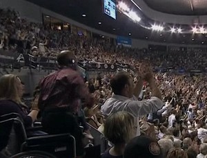 Cadeirante se levanta em ponto de Federer (Foto: Reprodução)