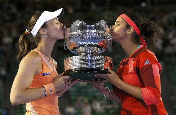 Sania Mirza e Martina Hingis são campeãs do Aberto da Austrália (Foto: Reuters)