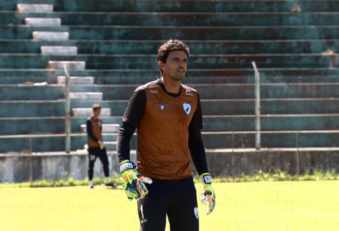 Vitor goleiro Londrina (Foto: Reprodução/RPC)