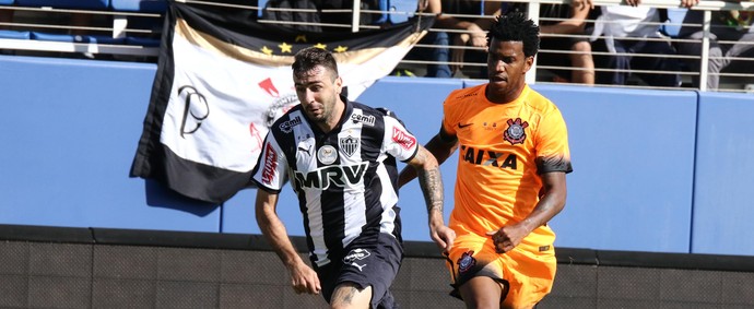 Lucas Pratto, do Atlético-MG, contra o Corinthians (Foto: Bruno Cantini/CAM)